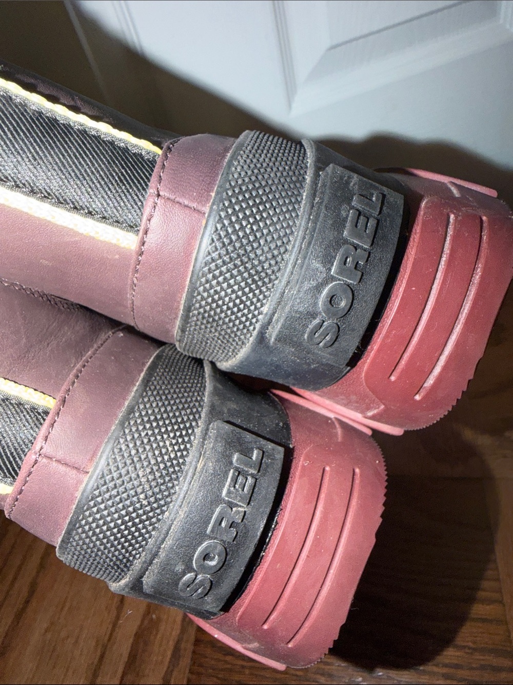Sorel burgundy waterproof boots size 7 - Picture 6 of 8